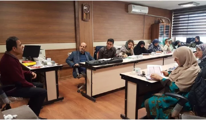 فلسفه‌ورزی کار برج‌عاج‌نشینان نیست